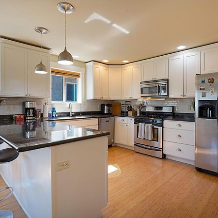 Stylish North Seattle Townhouse- Dual Master Suites 外观 照片