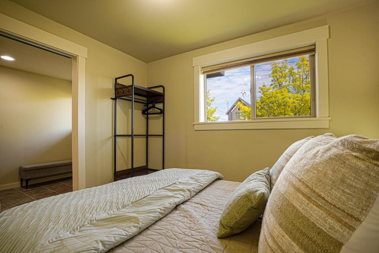 Stylish North Seattle Townhouse- Dual Master Suites 外观 照片