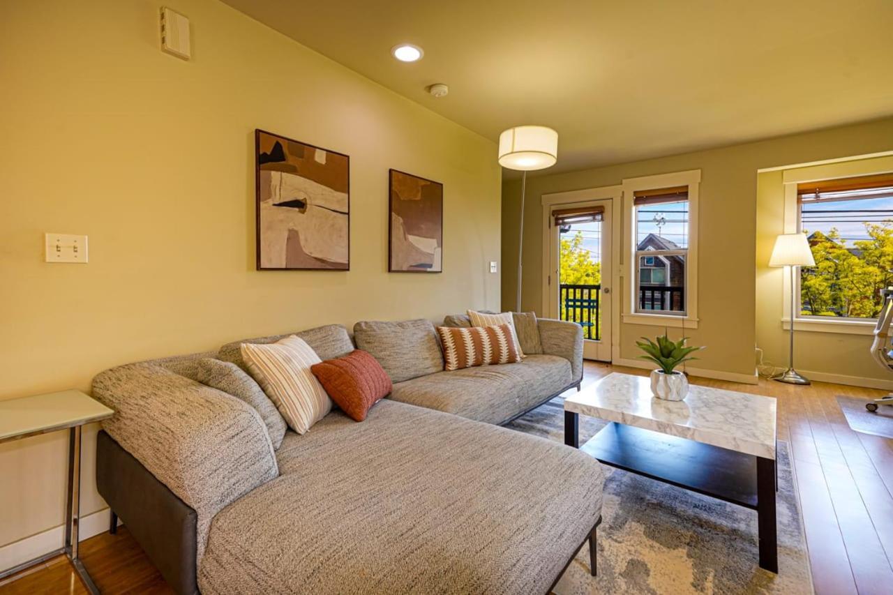 Stylish North Seattle Townhouse- Dual Master Suites 外观 照片