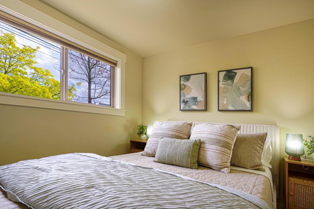 Stylish North Seattle Townhouse- Dual Master Suites 外观 照片